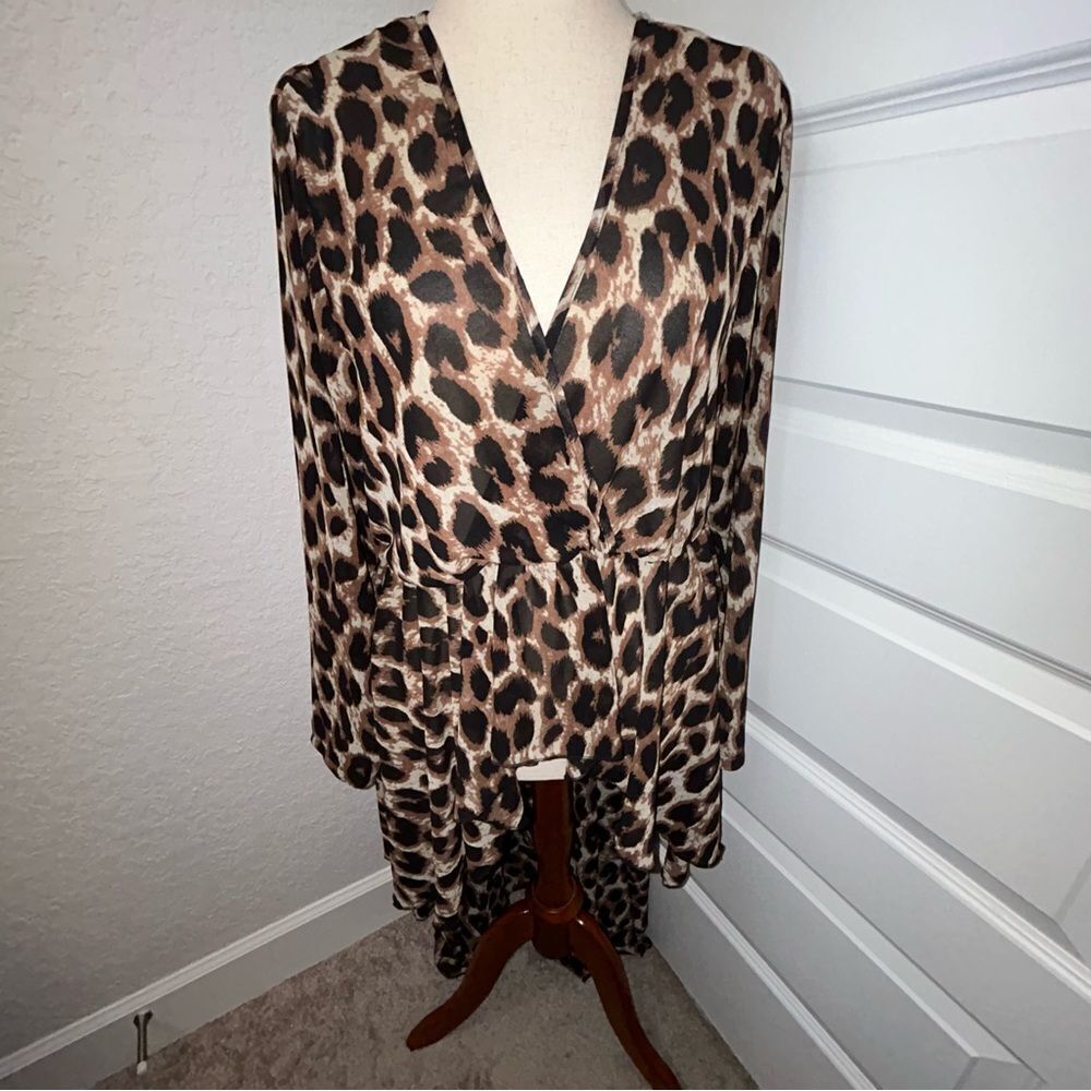 SHEIN Curve Animal Print Long Sleeve High Low Blouse Statement Top